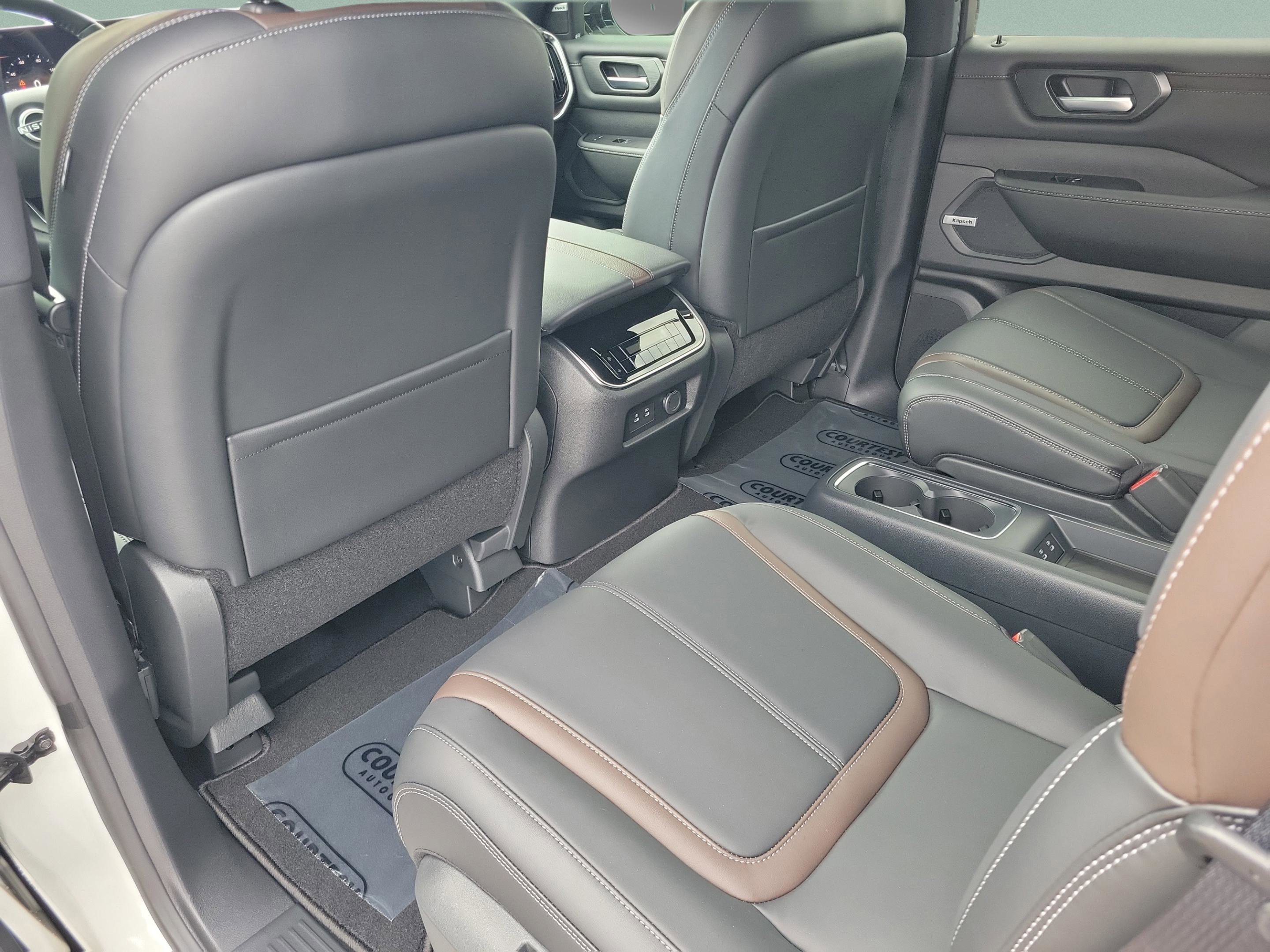 New 2026 Nissan Armada SL w/ Captain's Chari Seat Package RWD image 10