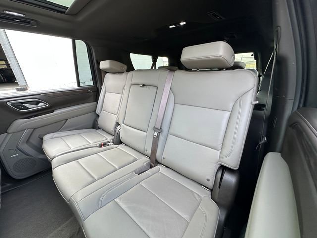 Used 2021 Chevrolet Suburban LT w/ LT Signature Package RWD image 35