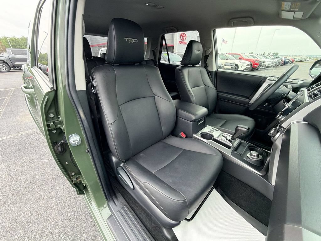Used 2022 Toyota 4Runner TRD Sport AWD/4WD image 30