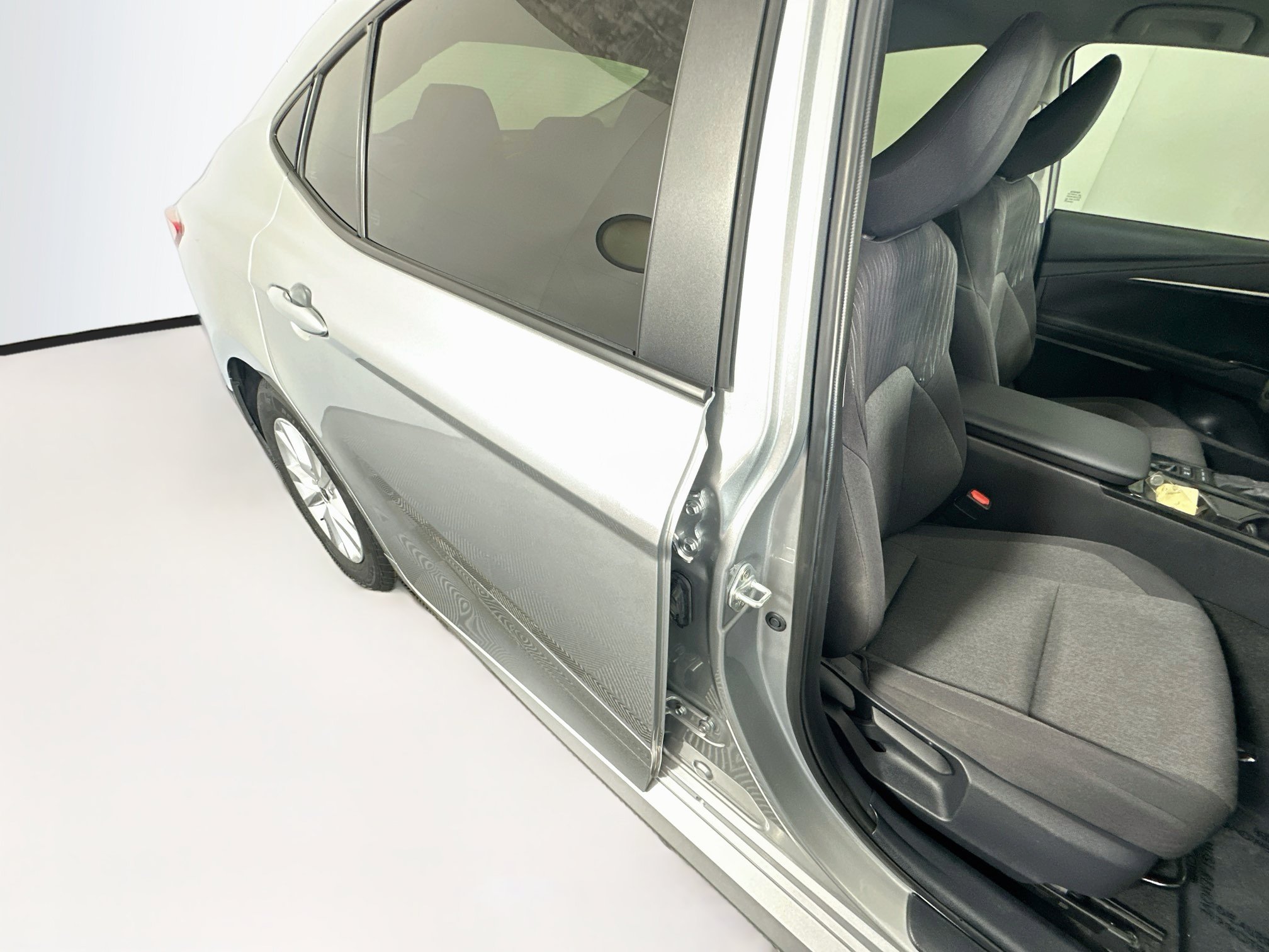 Used 2025 Toyota Camry LE w/ Convenience Package FWD image 28