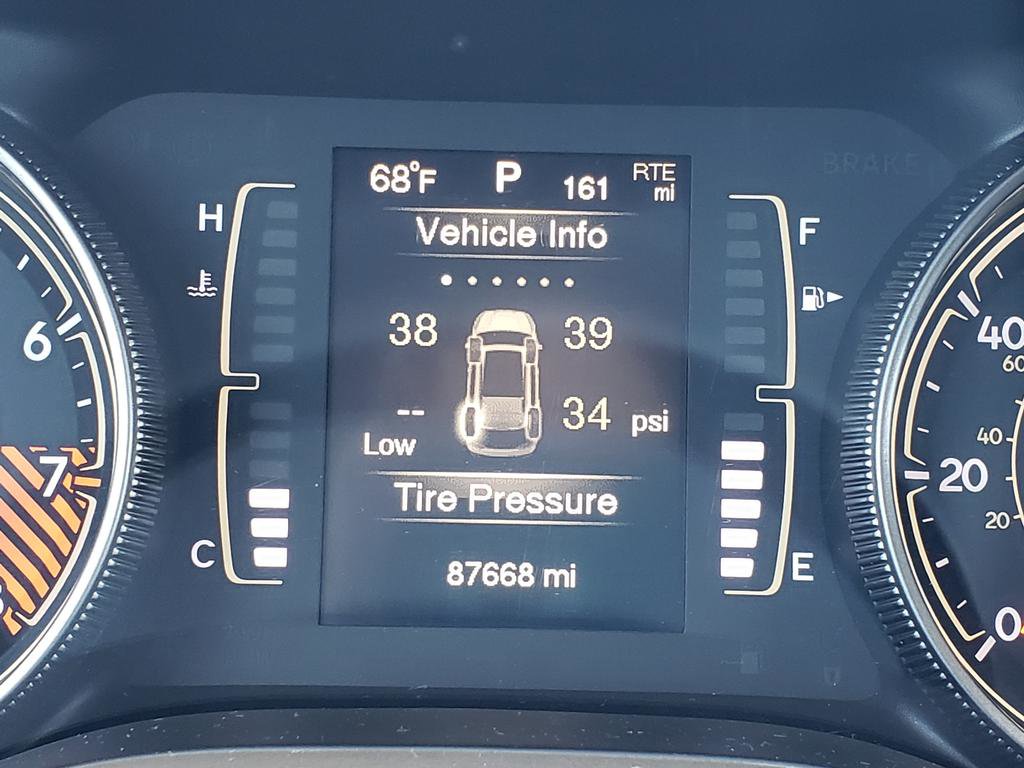 Used 2015 Jeep Cherokee Latitude w/ Cold Weather Group FWD image 15