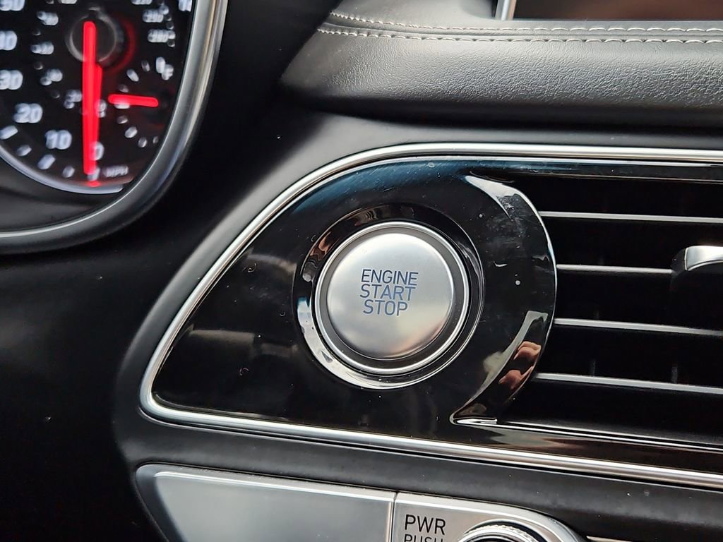 Used 2021 Genesis G70 3.3T image 16