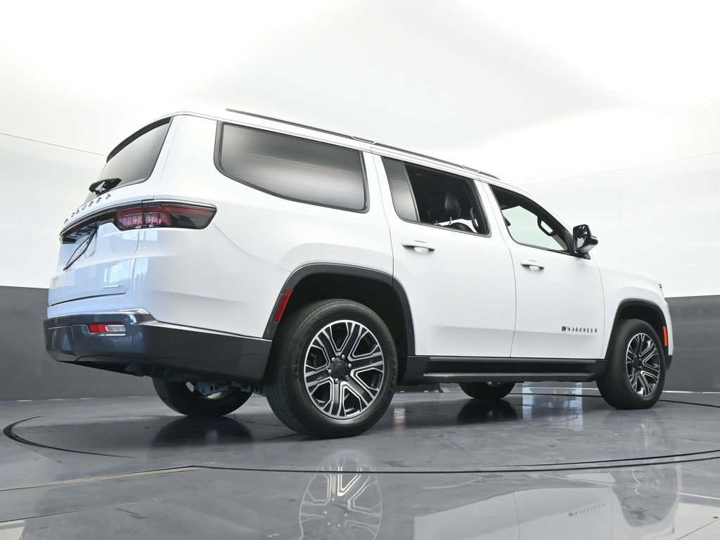 Used 2022 Jeep Wagoneer Series III RWD image 65