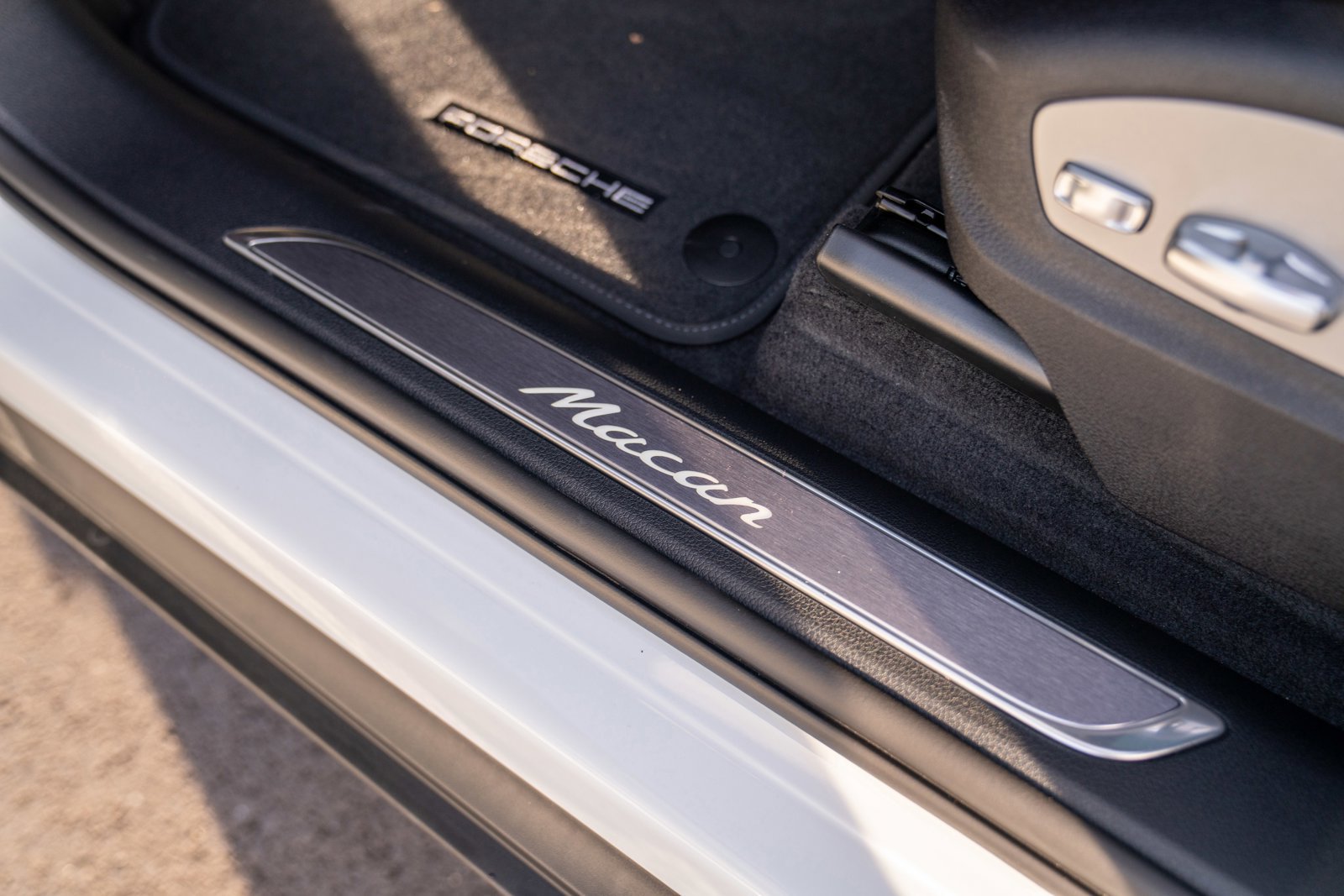 New 2026 Porsche Macan AWD/4WD image 12