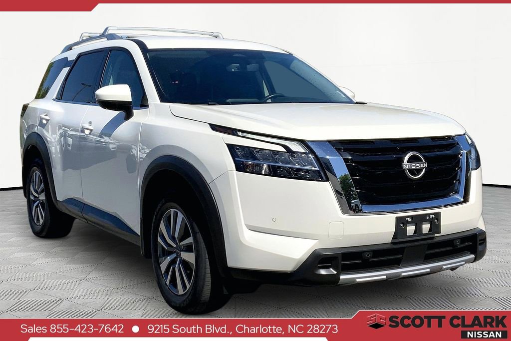 Used 2023 Nissan Pathfinder SL