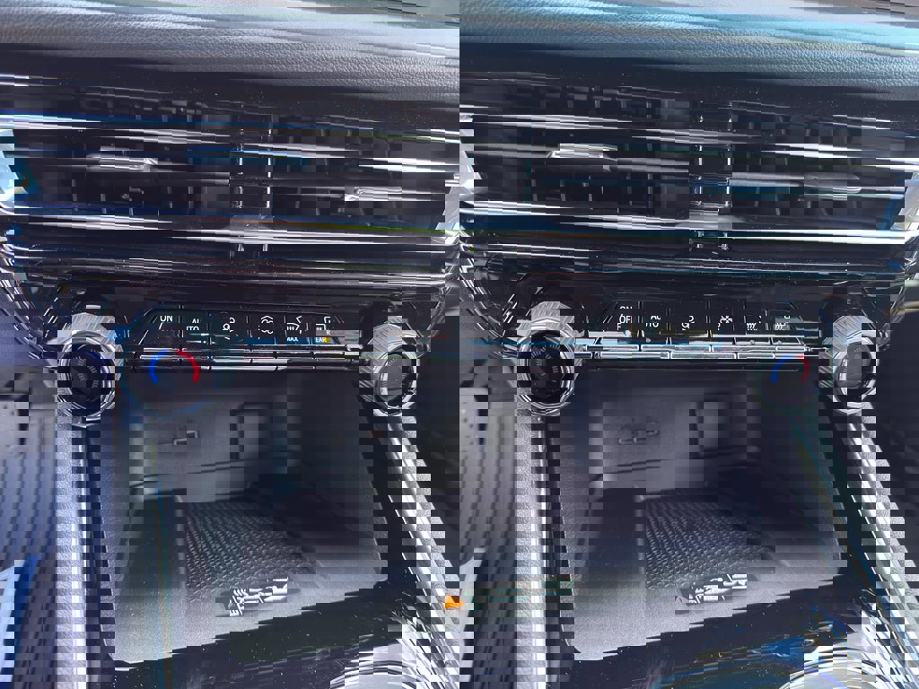 New 2026 Chevrolet Traverse LT w/ Driver Confidence Package image 15