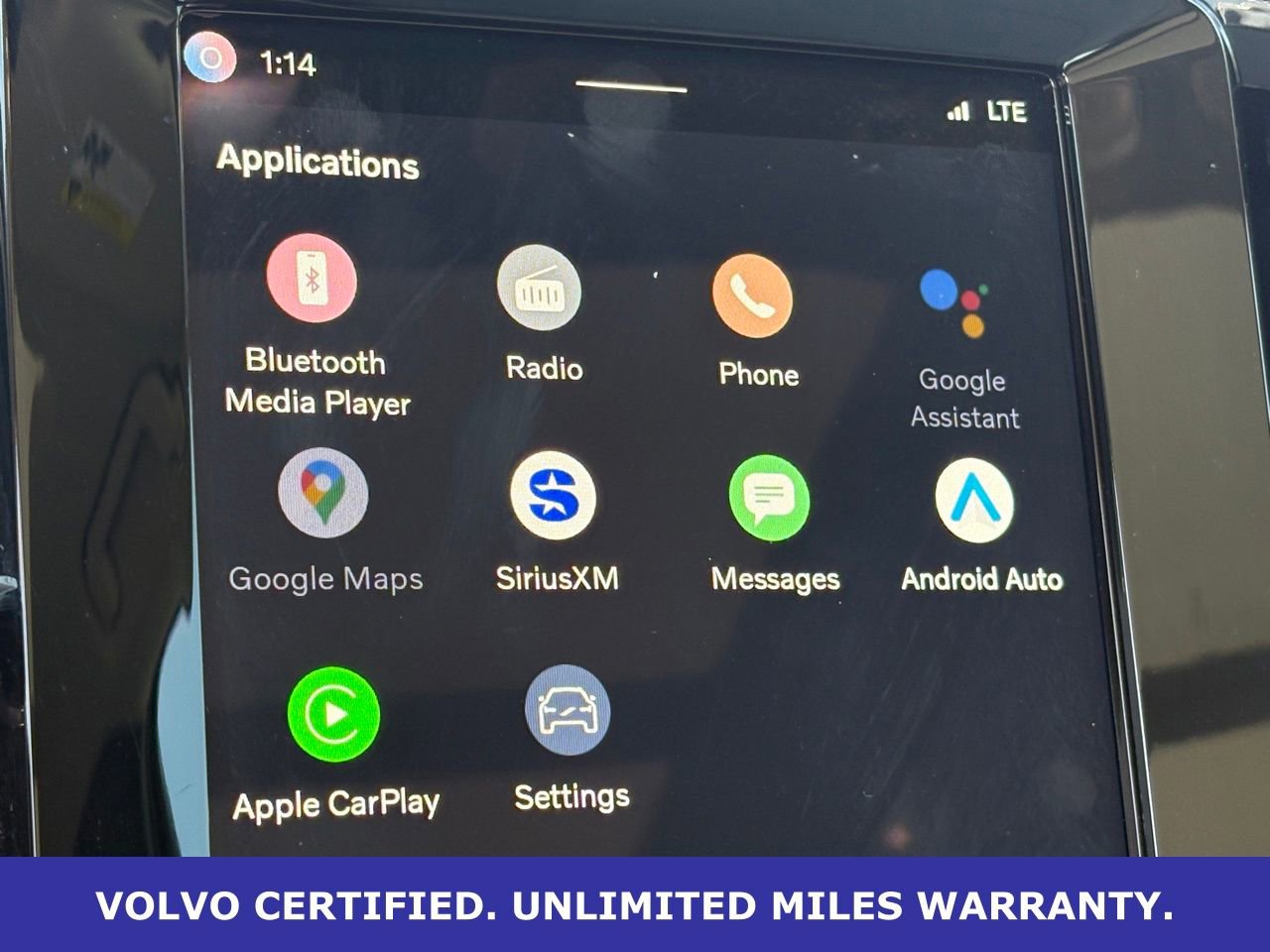 Certified 2024 Volvo XC40 B5 Ultimate w/ Protection Package Premier image 23