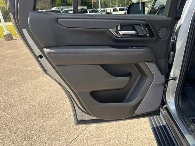 Used 2025 GMC Yukon AT4 Ultimate w/ LPO, Floor Liner Package AWD/4WD image 15