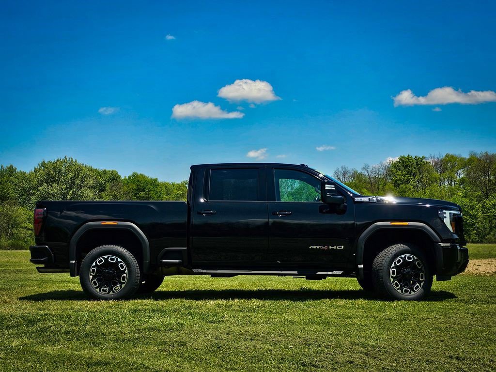 Certified 2024 GMC Sierra 2500 AT4 w/ AT4 Preferred Package AWD/4WD image 2