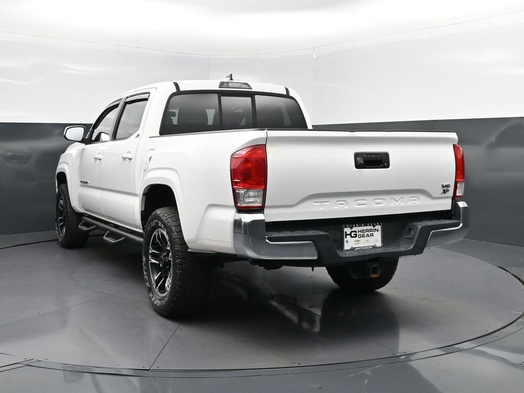 Used 2016 Toyota Tacoma SR5 w/ Towing Package RWD image 5