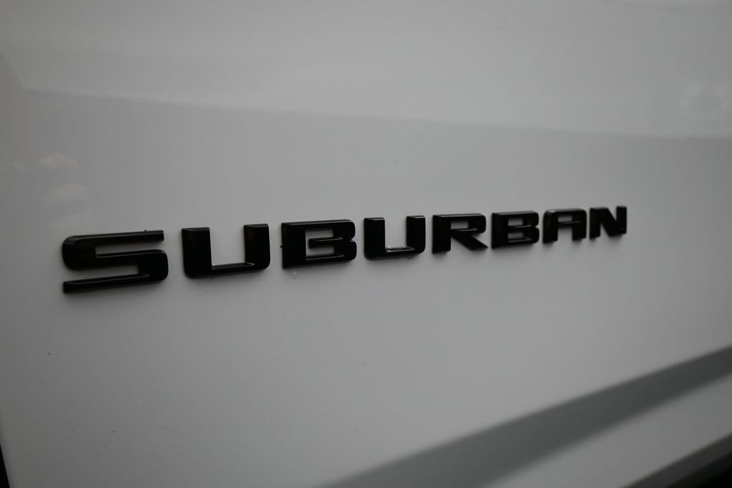 Used 2022 Chevrolet Suburban RST w/ Luxury Package AWD/4WD image 9