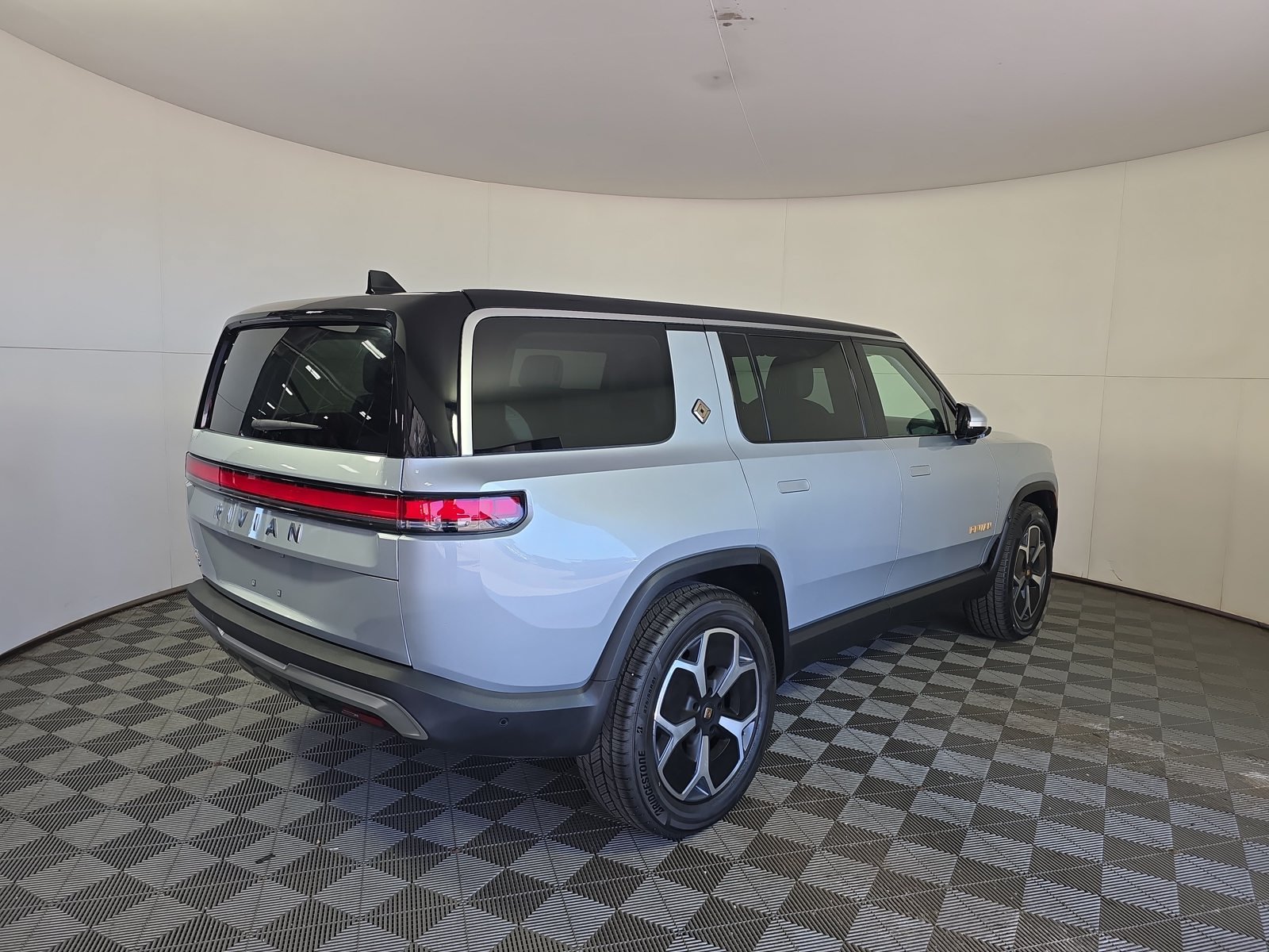 Used 2023 Rivian R1S Adventure Quad AWD/4WD image 5