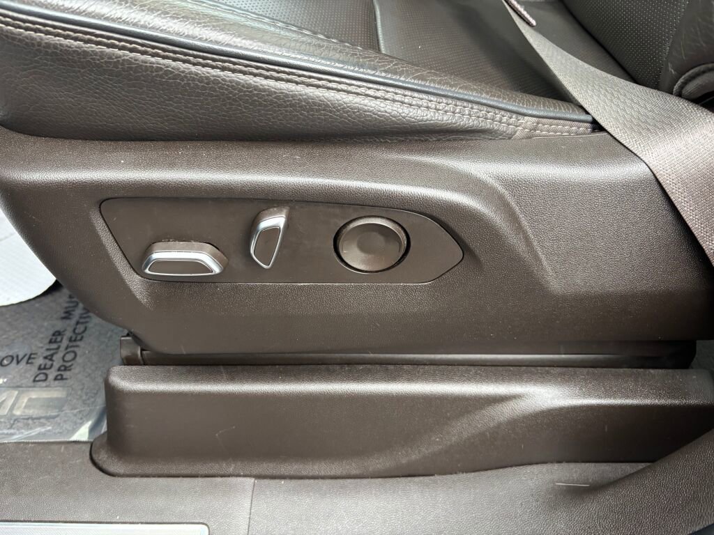 Used 2022 GMC Yukon XL Denali image 24