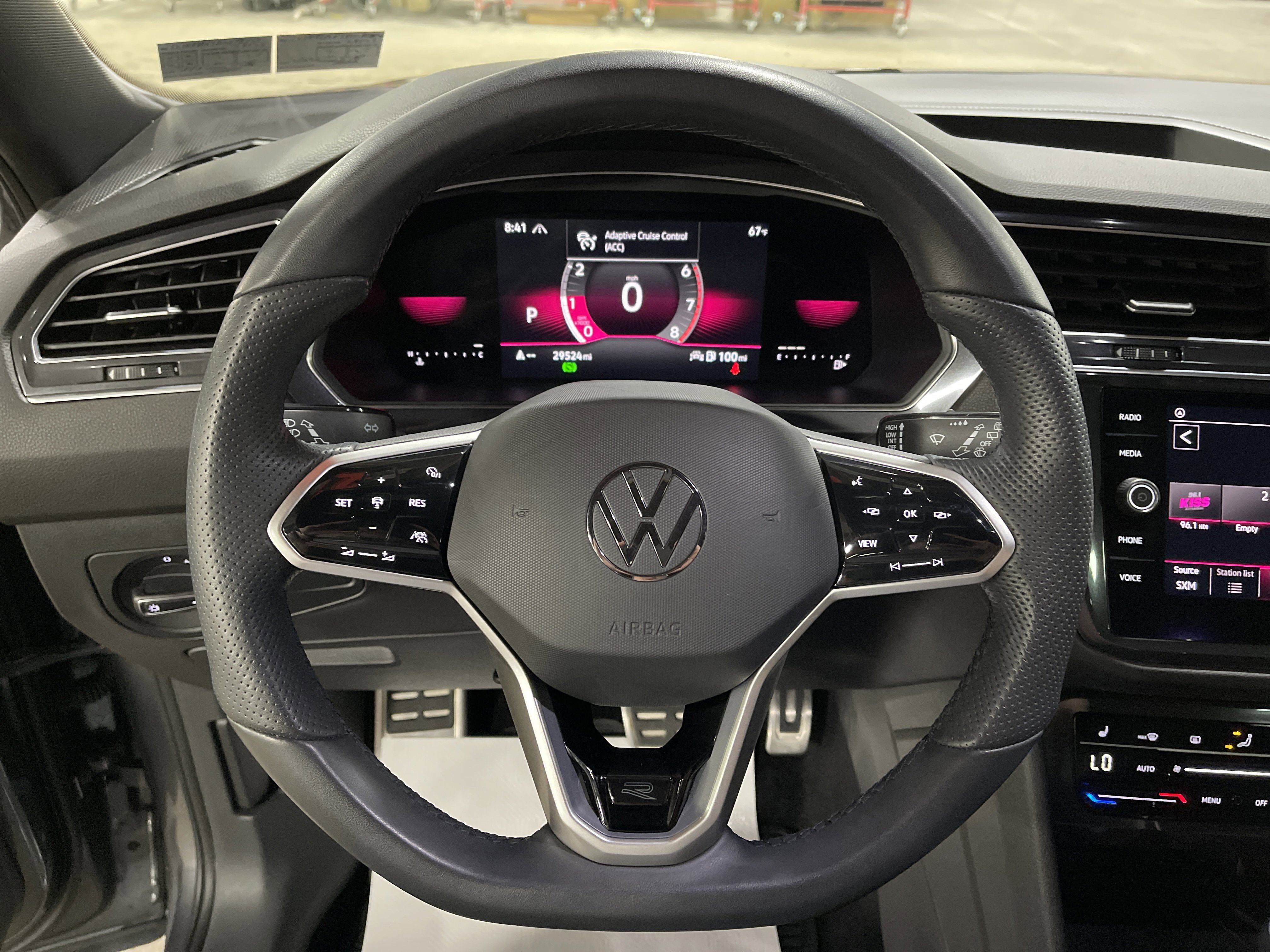 Used 2022 Volkswagen Tiguan SE R-Line image 18