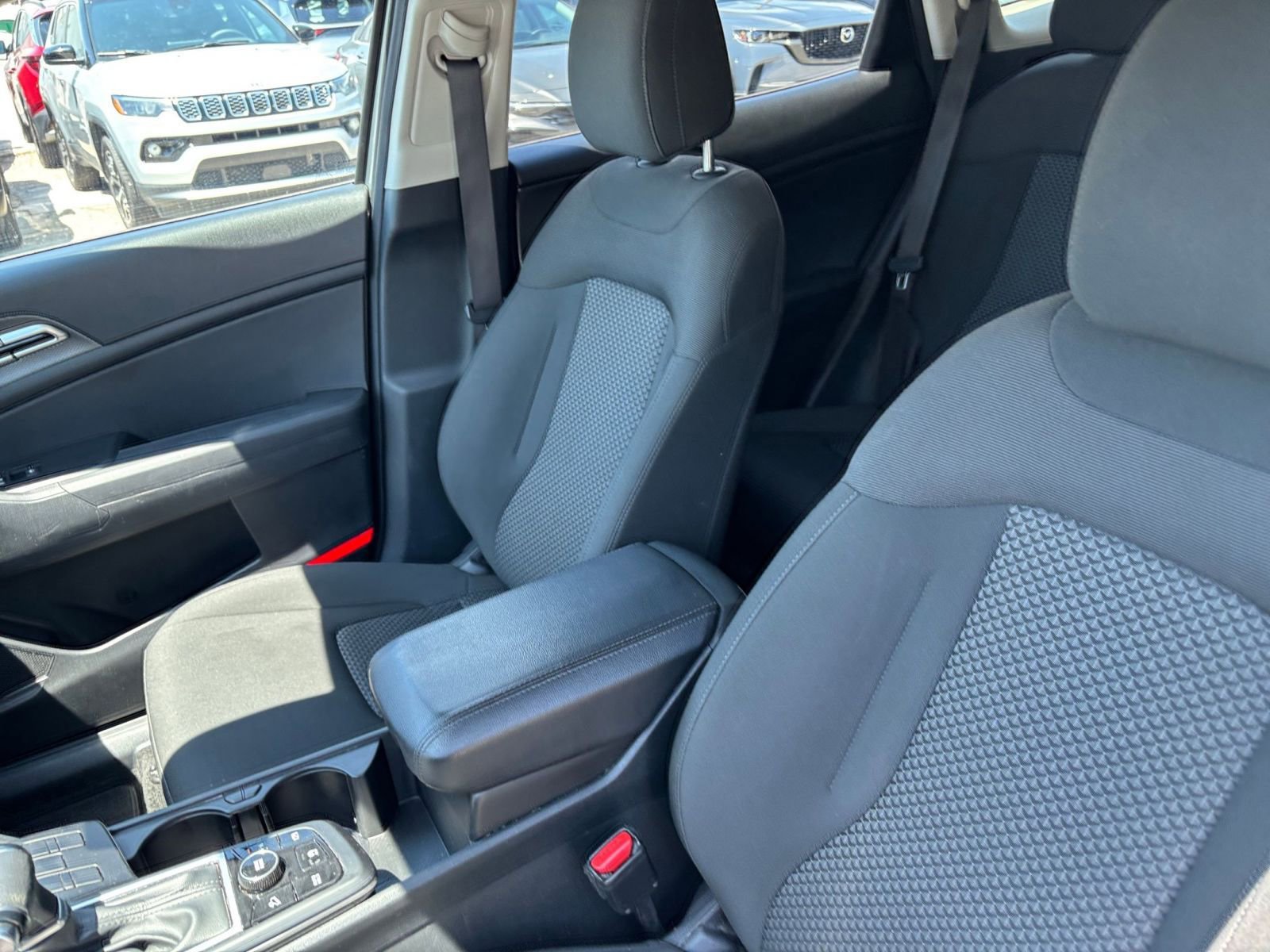 Used 2024 Kia Sportage LX FWD image 35