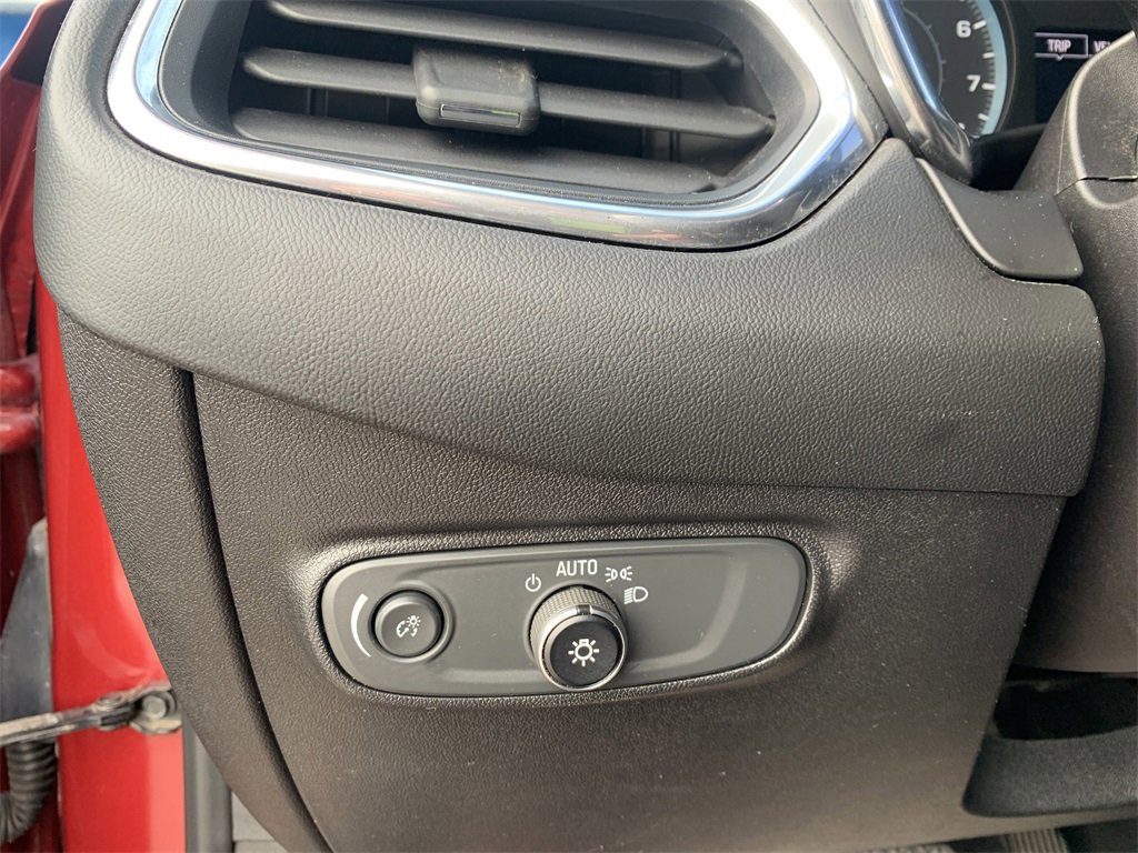 Used 2018 Chevrolet Equinox LT image 16