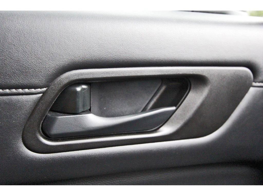 Used 2024 Nissan Pathfinder S image 20