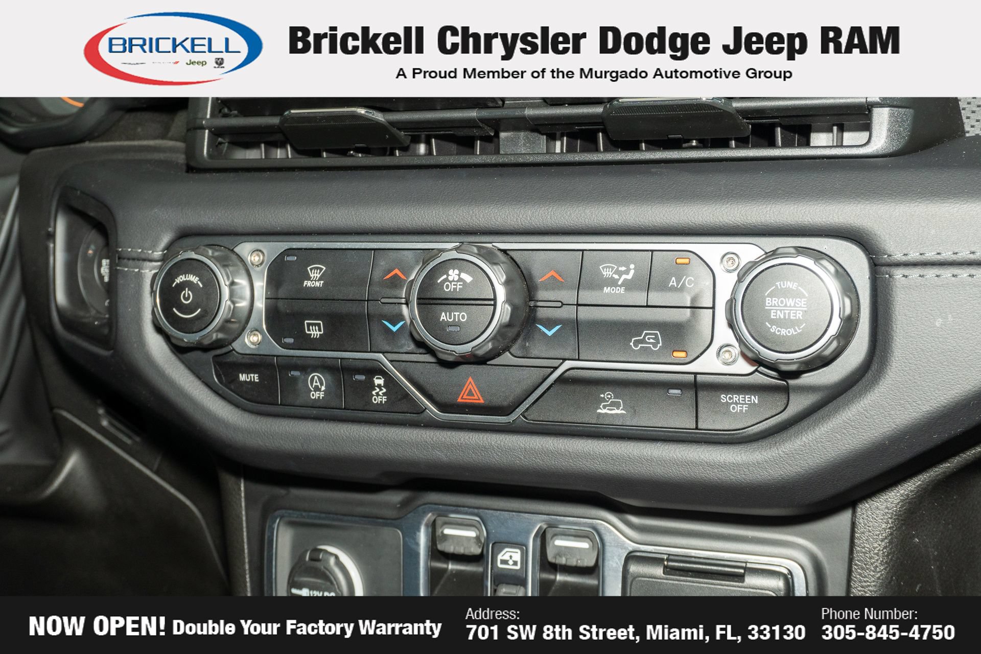 Used 2025 Jeep Wrangler Unlimited Rubicon AWD/4WD image 27