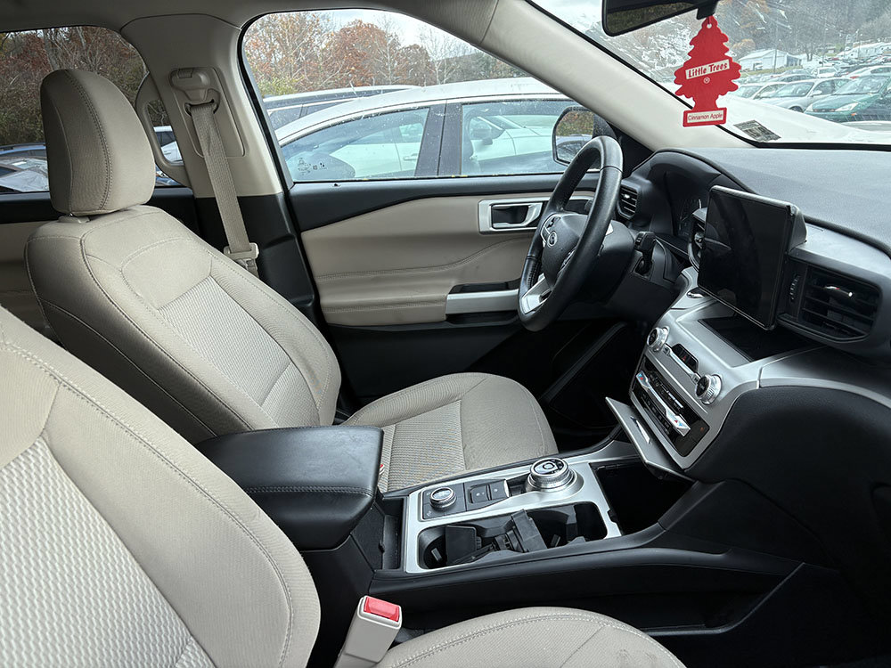Used 2022 Ford Explorer XLT AWD/4WD image 5