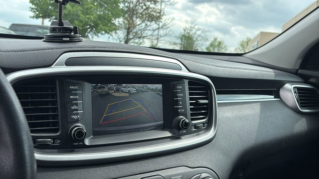 Used 2019 Kia Sorento LX image 22