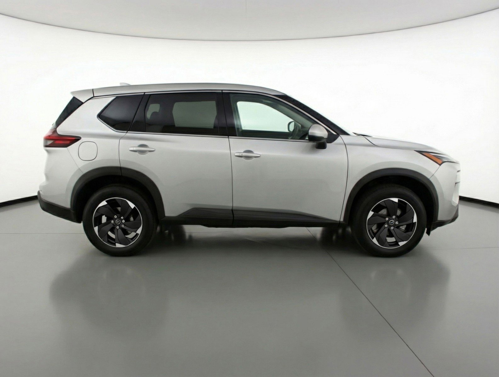Used 2025 Nissan Rogue SV image 11