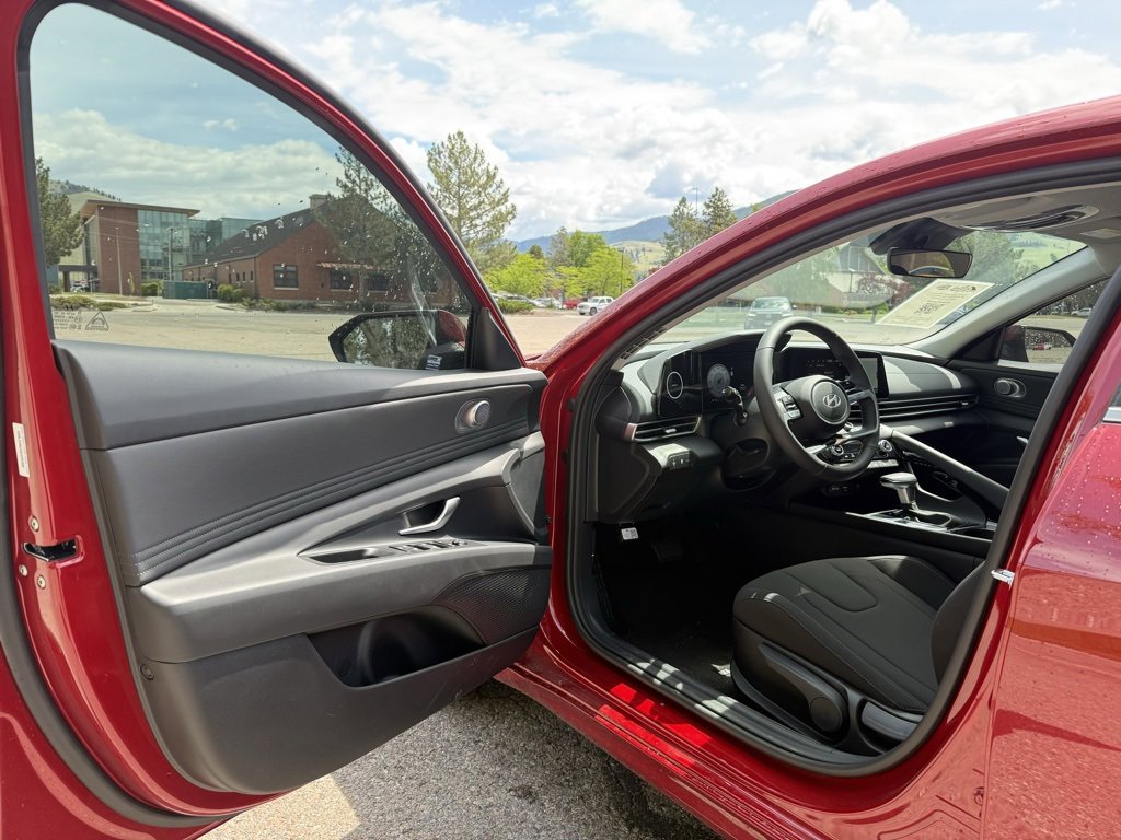 New 2025 Hyundai Elantra SEL w/ Cargo Package image 9