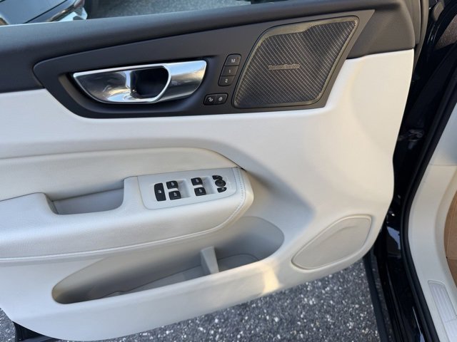 Certified 2022 Volvo XC60 B5 Momentum w/ Climate Package image 20