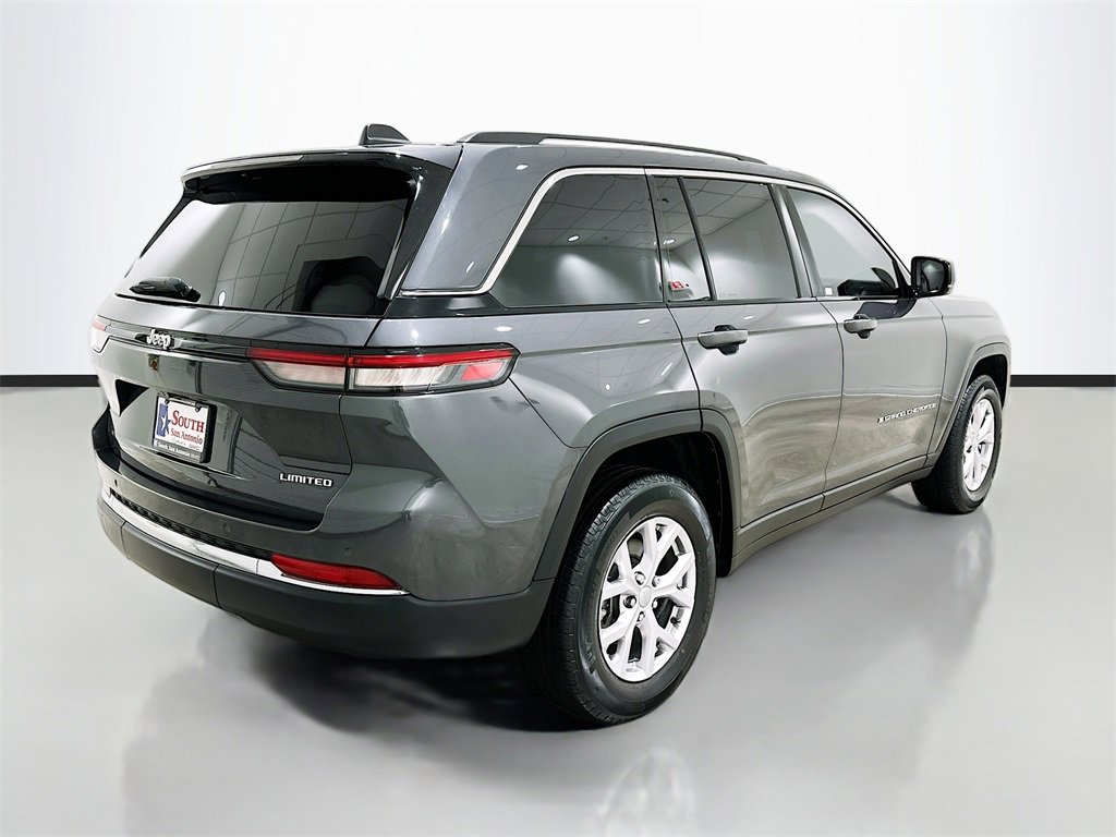 Used 2022 Jeep Grand Cherokee Limited image 7