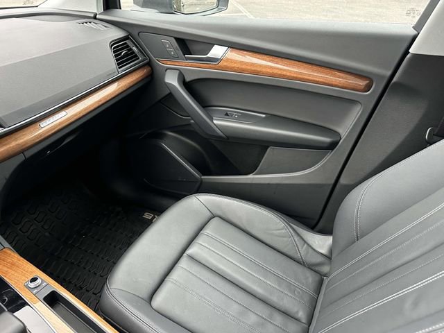 Used 2023 Audi Q5 2.0T Premium w/ Convenience Package image 35