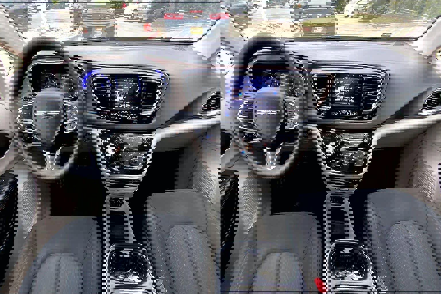 Used 2018 Chrysler Pacifica Touring Plus image 15