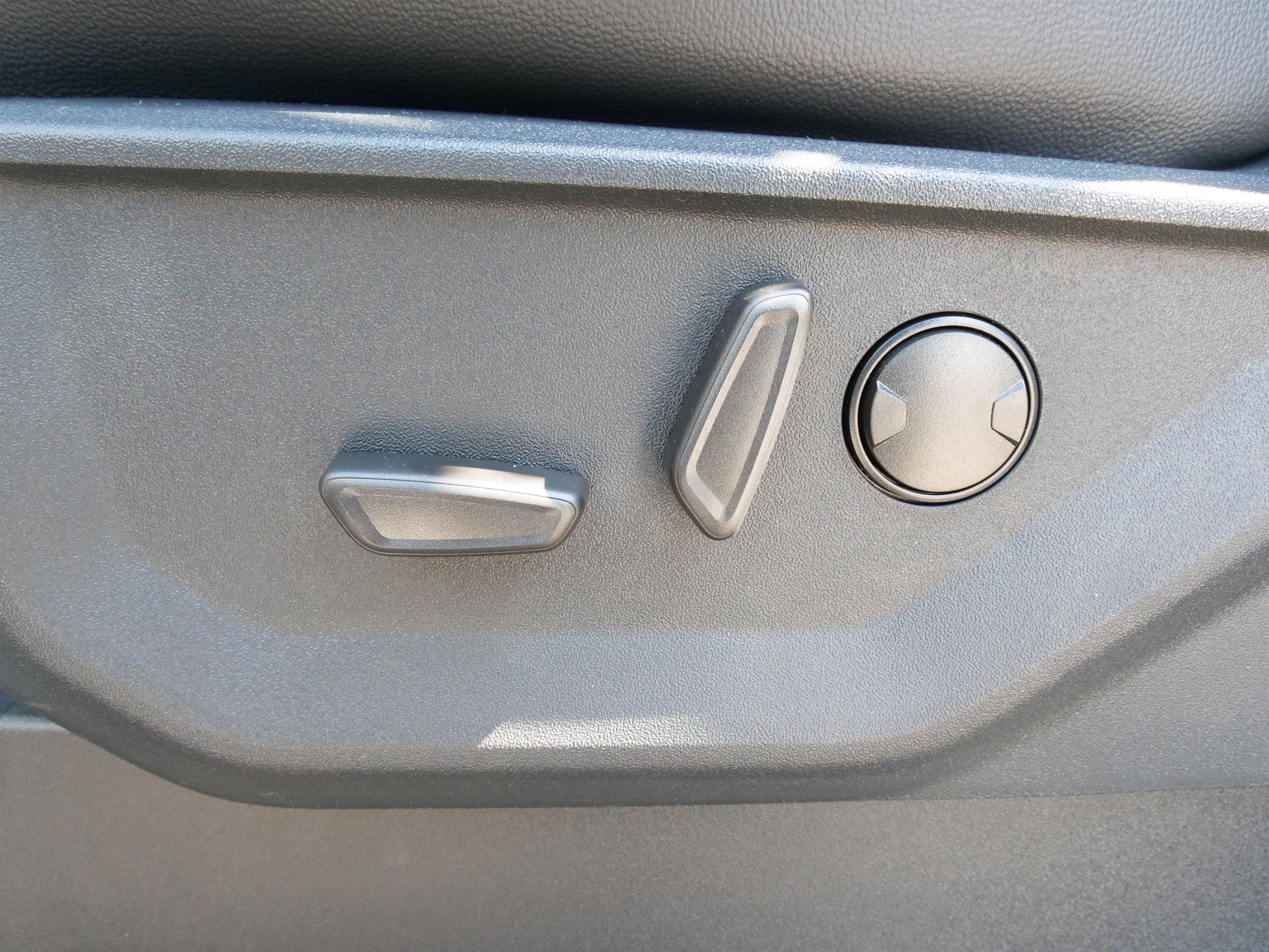 New 2025 Ford F350 Lariat w/ Lariat Ultimate Package image 15