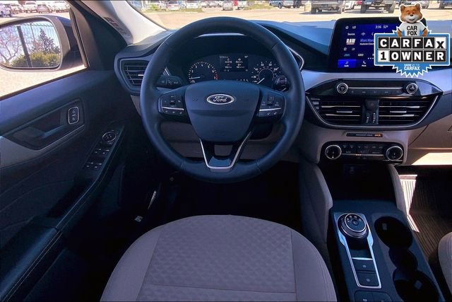 Used 2022 Ford Escape SE w/ SE Sport Appearance Package image 5