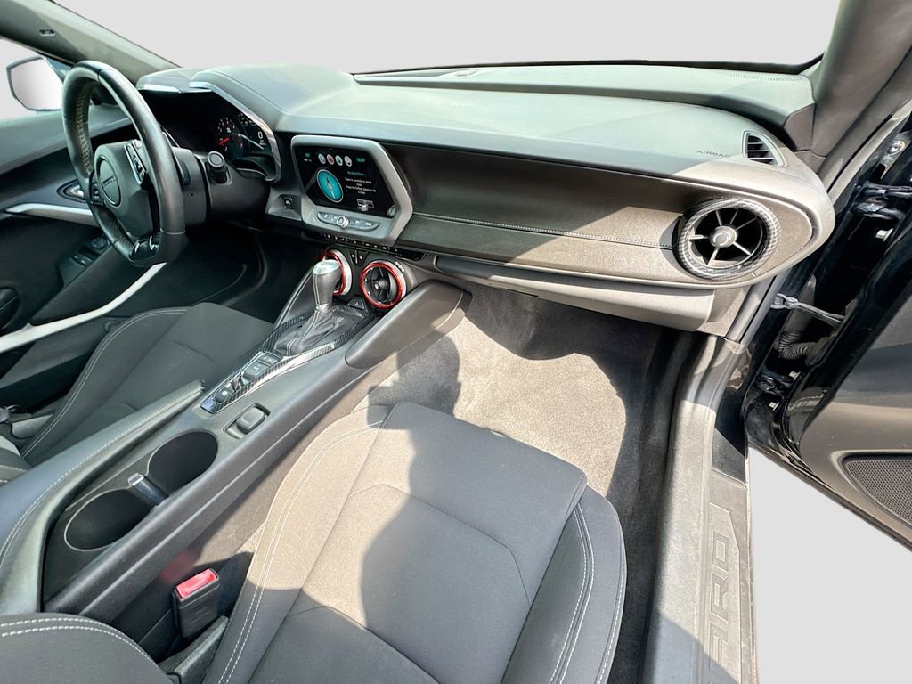 Used 2017 Chevrolet Camaro SS image 28