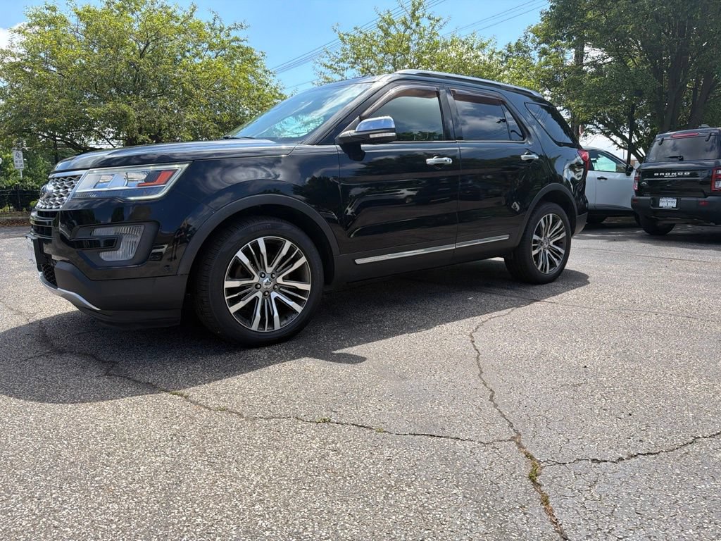 Used 2017 Ford Explorer Platinum AWD/4WD image 4