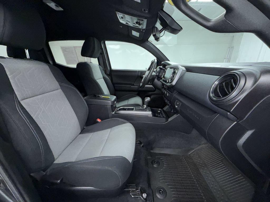 Certified 2023 Toyota Tacoma TRD Off-Road AWD/4WD image 8