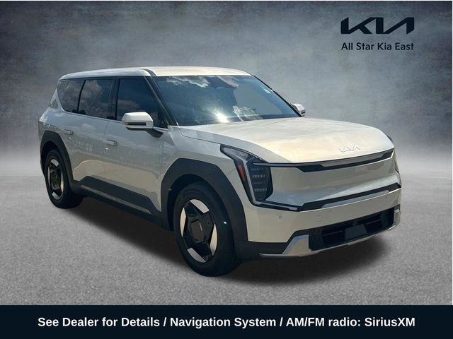 Used 2024 Kia EV9 Light Long Range RWD image 1