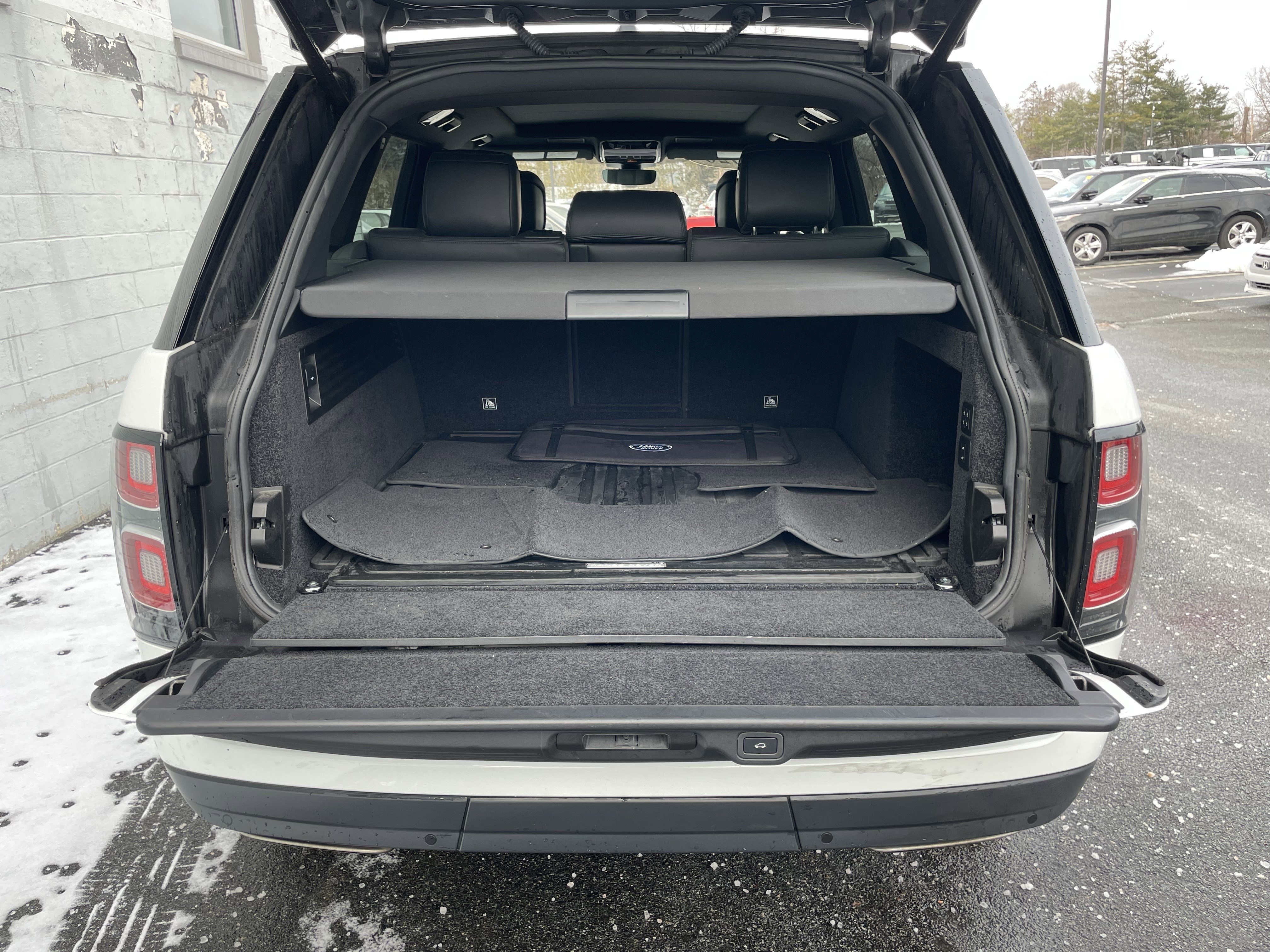 Used 2020 Land Rover Range Rover HSE image 36