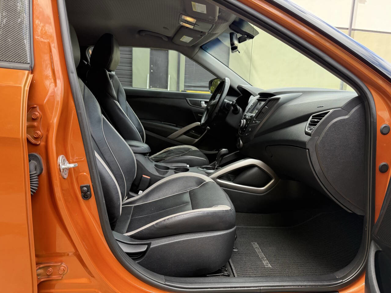 Used 2014 Hyundai Veloster Turbo image 25
