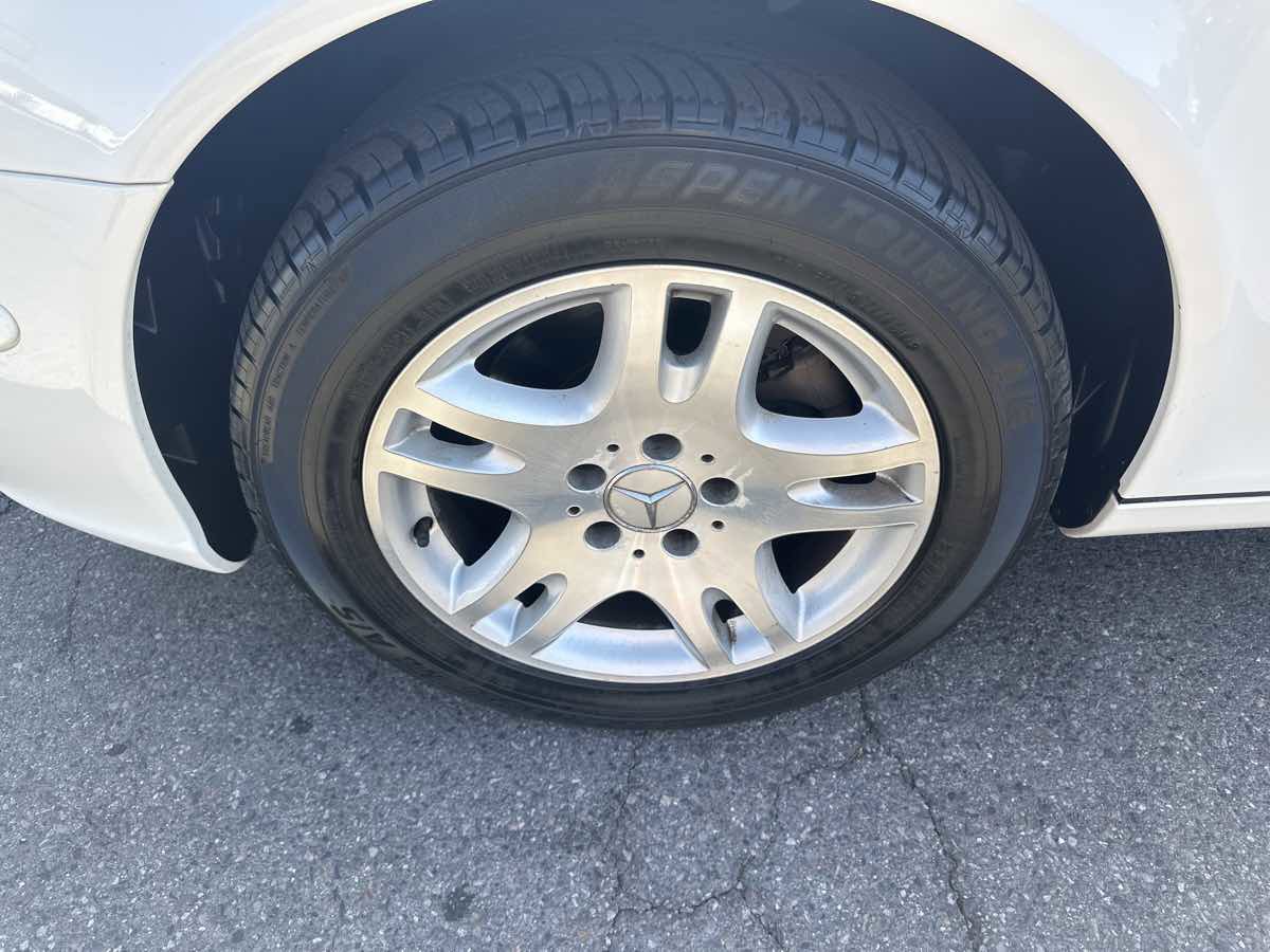 Used 2005 Mercedes-Benz E 320 Sedan image 9