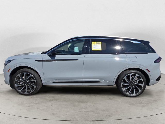 Used 2026 Lincoln Nautilus Black Label AWD/4WD image 8