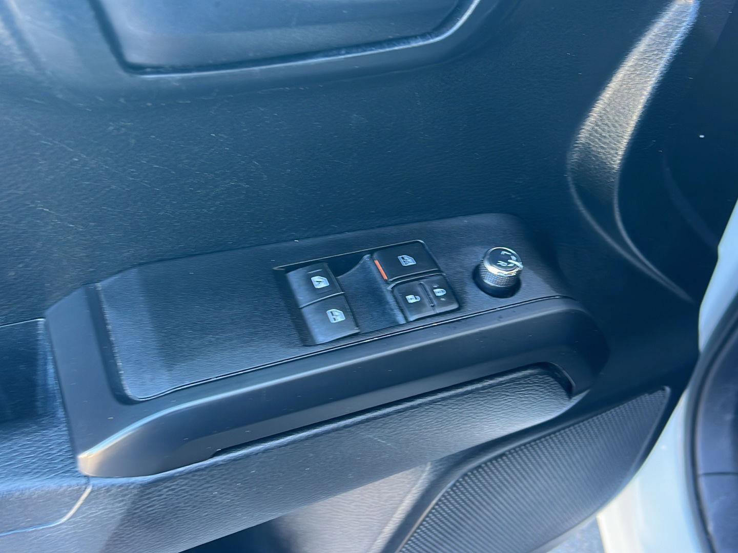 Used 2016 Toyota Tacoma SR image 29
