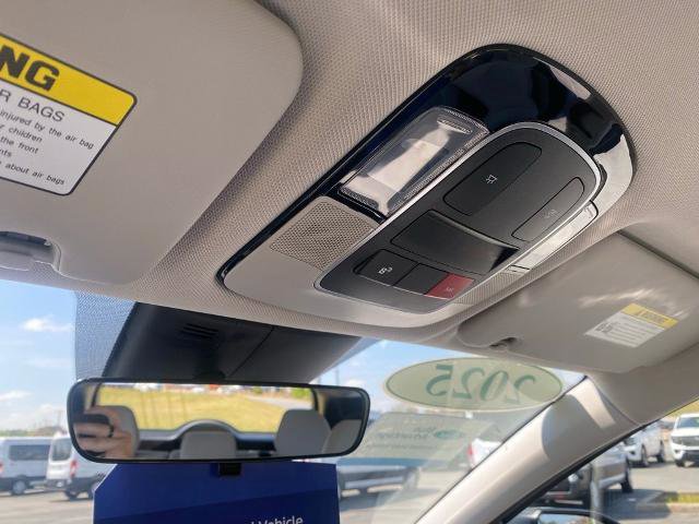 Used 2025 Hyundai Tucson SE image 24