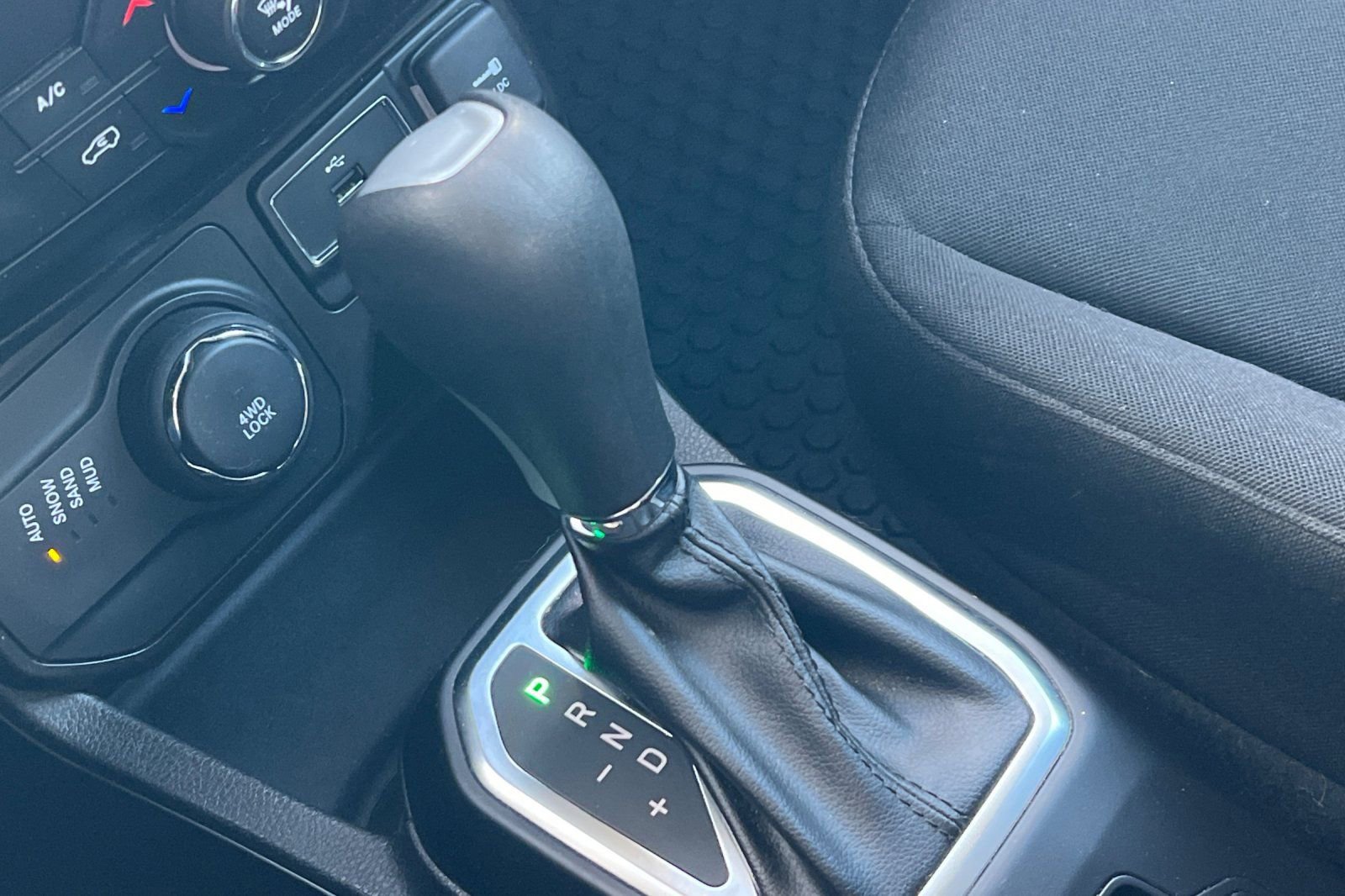 Used 2023 Jeep Renegade Latitude image 22