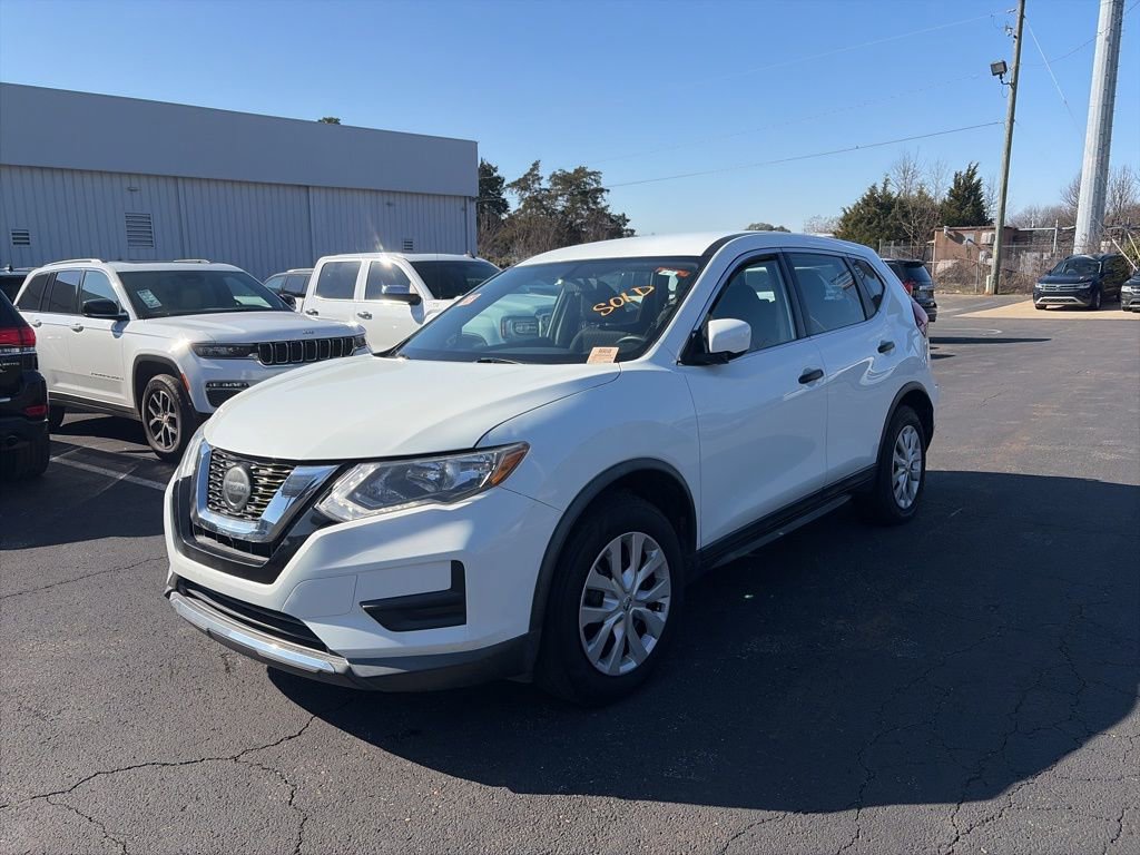 Used 2018 Nissan Rogue S image 3