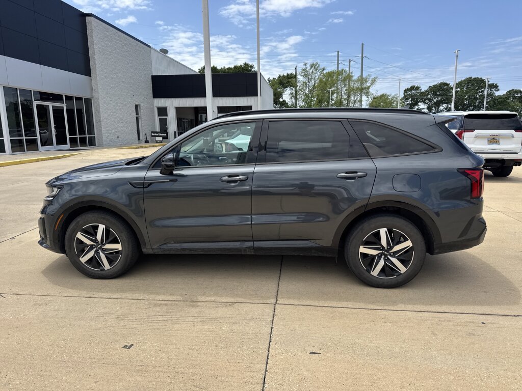 Used 2023 Kia Sorento S w/ Panoramic Sunroof Package FWD image 19
