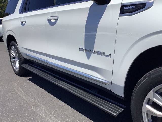 Used 2022 GMC Yukon XL Denali AWD/4WD image 45