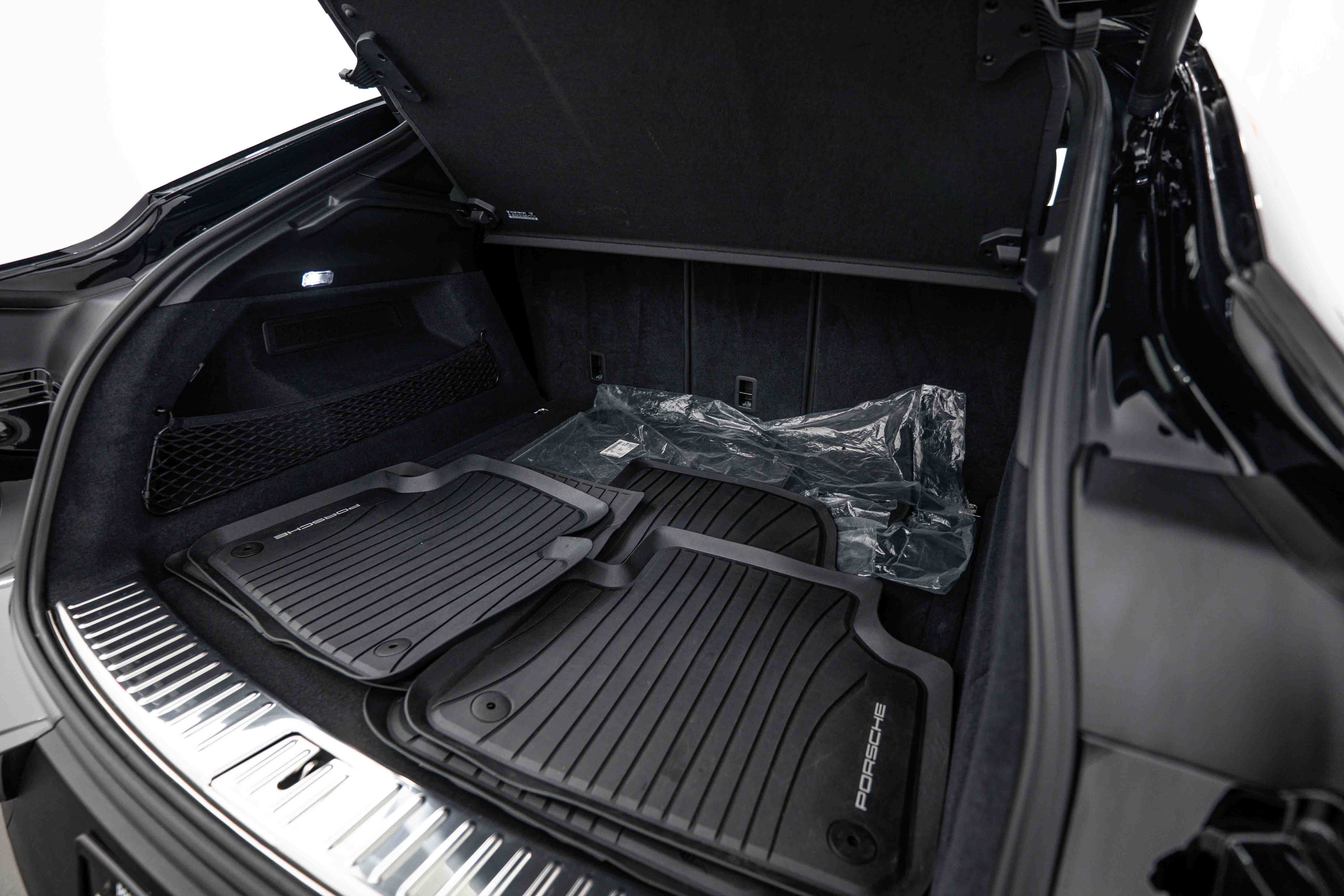 Certified 2026 Porsche Cayenne Coupe AWD/4WD image 25