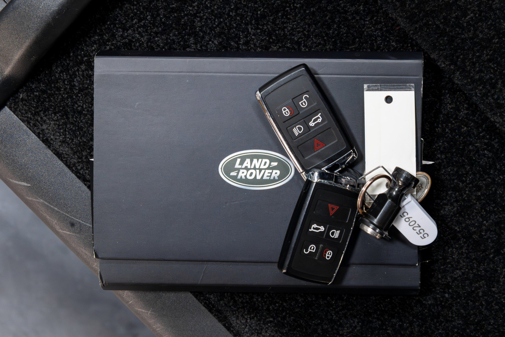 Used 2023 Land Rover Range Rover Long Wheelbase SE image 76