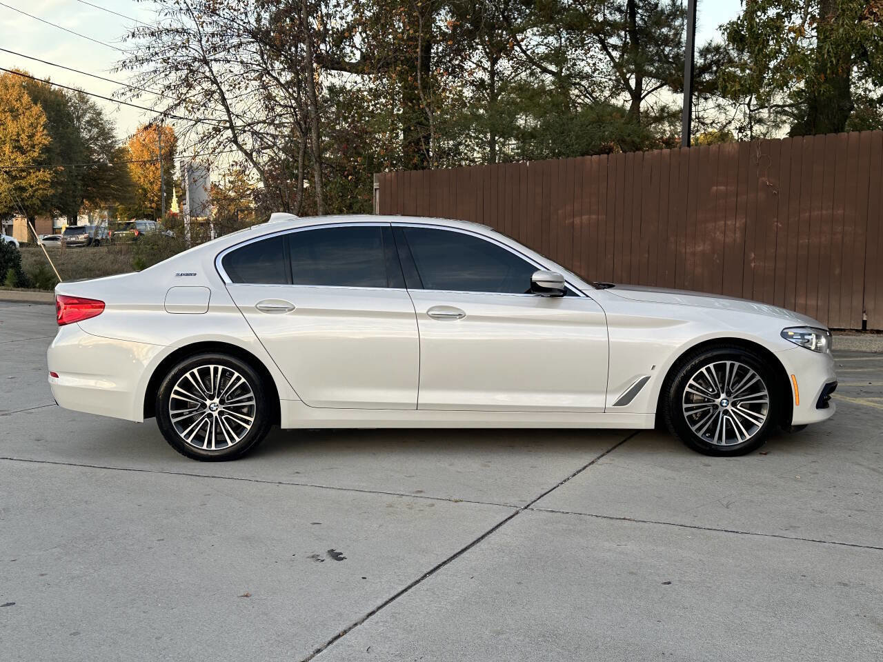 Used 2018 BMW 530e 530e iPerformance 4dr Sedan RWD image 11