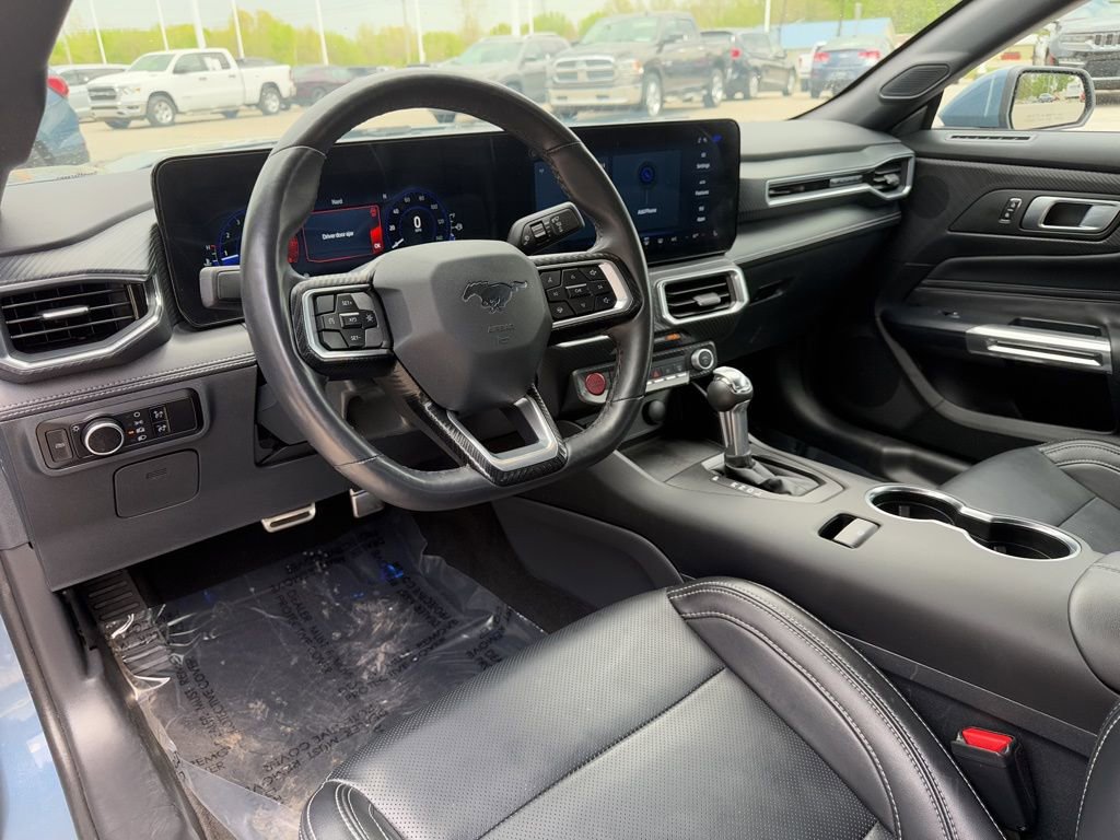 Used 2025 Ford Mustang Premium RWD image 2